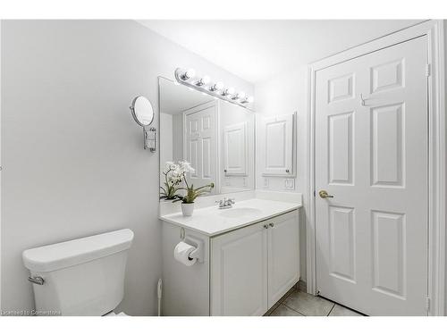 2405-100 Burloak Drive, Burlington, ON - Indoor Photo Showing Bathroom