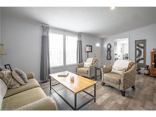 11 Silver Aspen Drive, Nanticoke, ON - Indoor Photo Showing Living Room