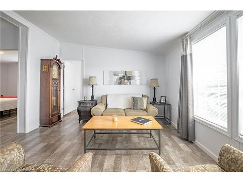 11 Silver Aspen Drive, Nanticoke, ON - Indoor Photo Showing Living Room