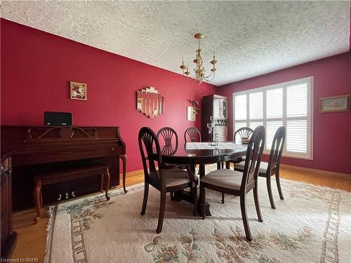 407 Melanie Crescent, Ancaster, ON - Indoor Photo Showing Dining Room