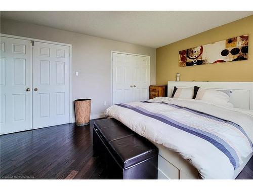 8-5090 Fairview Street, Burlington, ON - Indoor Photo Showing Bedroom