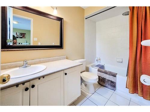 8-5090 Fairview Street, Burlington, ON - Indoor Photo Showing Bathroom