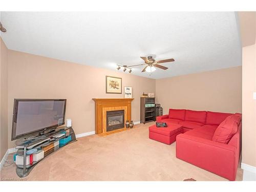 5 Dunrobin Drive, Caledonia, ON - Indoor Photo Showing Living Room With Fireplace