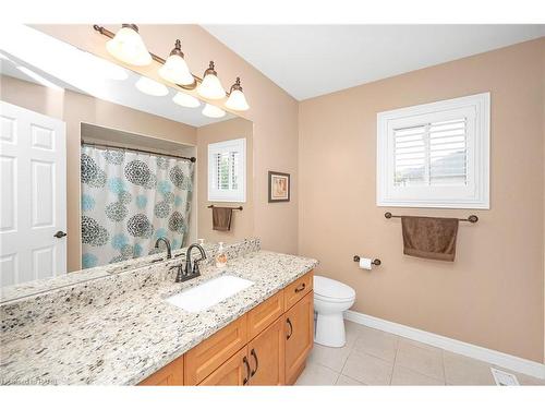 5 Dunrobin Drive, Caledonia, ON - Indoor Photo Showing Bathroom