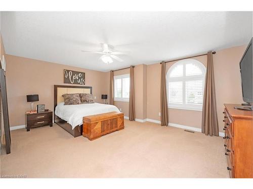 5 Dunrobin Drive, Caledonia, ON - Indoor Photo Showing Bedroom