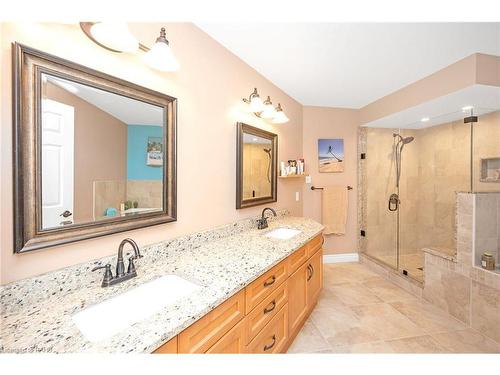 5 Dunrobin Drive, Caledonia, ON - Indoor Photo Showing Bathroom