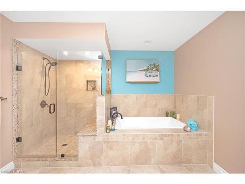 5 Dunrobin Drive, Caledonia, ON - Indoor Photo Showing Bathroom