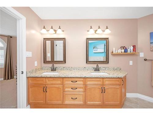 5 Dunrobin Drive, Caledonia, ON - Indoor Photo Showing Bathroom