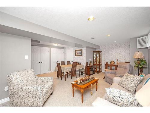 5 Dunrobin Drive, Caledonia, ON - Indoor Photo Showing Living Room