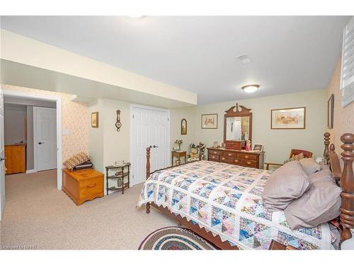 5 Dunrobin Drive, Caledonia, ON - Indoor Photo Showing Bedroom