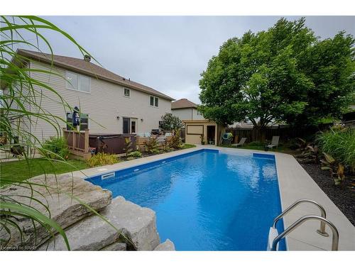 5 Dunrobin Drive, Caledonia, ON - Outdoor With In Ground Pool With Backyard