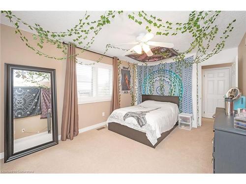 5 Dunrobin Drive, Caledonia, ON - Indoor Photo Showing Bedroom