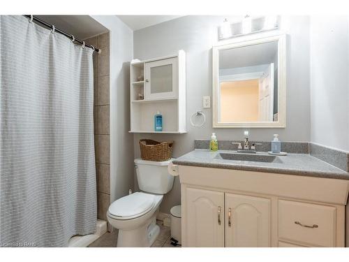 308 Dalhousie Street, Brantford, ON - Indoor Photo Showing Bathroom