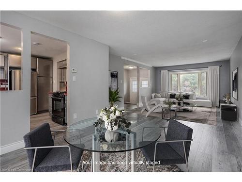 6065 Montevideo Road, Mississauga, ON - Indoor Photo Showing Living Room