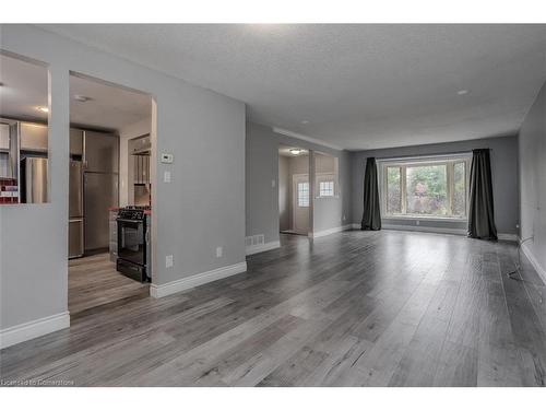 6065 Montevideo Road, Mississauga, ON - Indoor Photo Showing Living Room