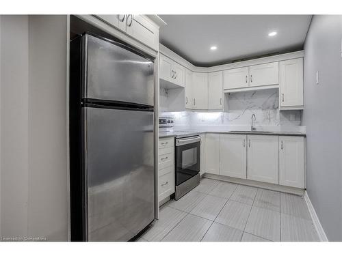 6065 Montevideo Road, Mississauga, ON - Indoor Photo Showing Kitchen