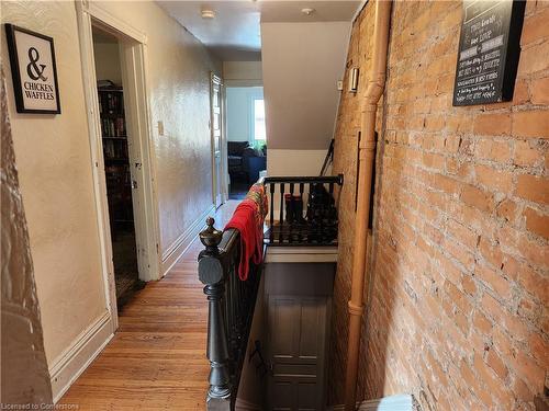 25 Gladstone Avenue, Hamilton, ON - Indoor Photo Showing Other Room