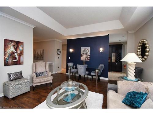 21 Greentrail Drive, Mount Hope, ON - Indoor Photo Showing Living Room