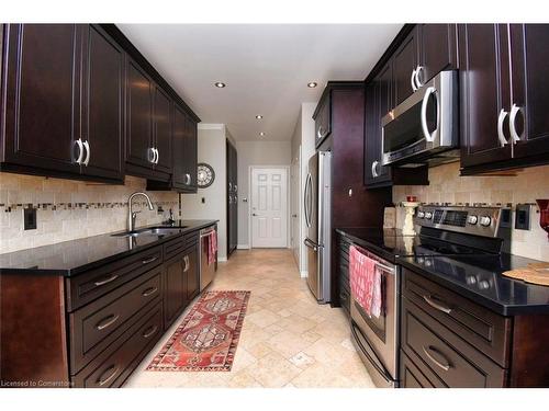 21 Greentrail Drive, Mount Hope, ON - Indoor Photo Showing Kitchen