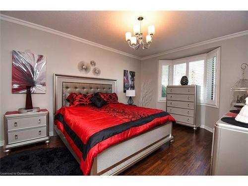 21 Greentrail Drive, Mount Hope, ON - Indoor Photo Showing Bedroom