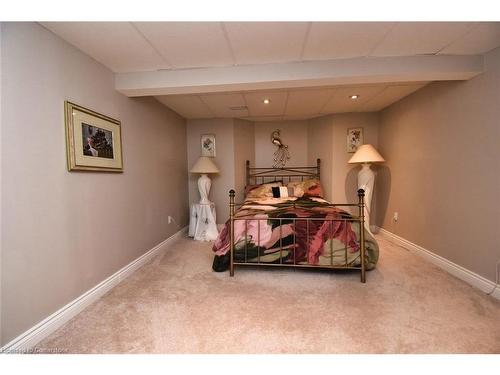 21 Greentrail Drive, Mount Hope, ON - Indoor Photo Showing Bedroom