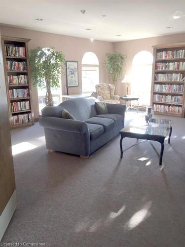 21 Greentrail Drive, Mount Hope, ON - Indoor Photo Showing Living Room