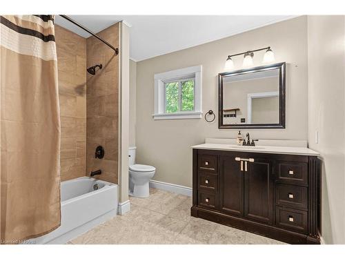 1287 Windham Road 2, Scotland, ON - Indoor Photo Showing Bathroom