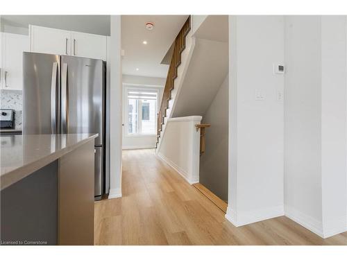 201-280 Equestrian Way, Cambridge, ON - Indoor Photo Showing Kitchen With Stainless Steel Kitchen