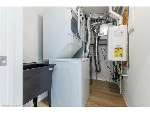 201-280 Equestrian Way, Cambridge, ON - Indoor Photo Showing Laundry Room