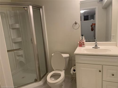 23 West Park Avenue, Hamilton, ON - Indoor Photo Showing Bathroom