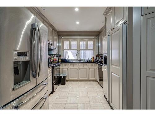 23 West Park Avenue, Hamilton, ON - Indoor Photo Showing Kitchen