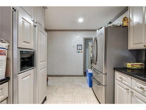 23 West Park Avenue, Hamilton, ON - Indoor Photo Showing Kitchen