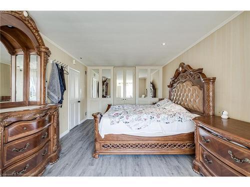 23 West Park Avenue, Hamilton, ON - Indoor Photo Showing Bedroom