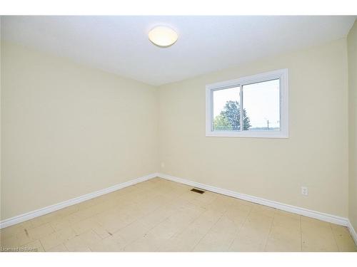 527 Main Street E, Dunnville, ON - Indoor Photo Showing Other Room