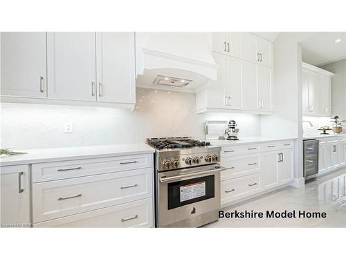 3 Hilborn Street, Plattsville, ON - Indoor Photo Showing Kitchen With Upgraded Kitchen