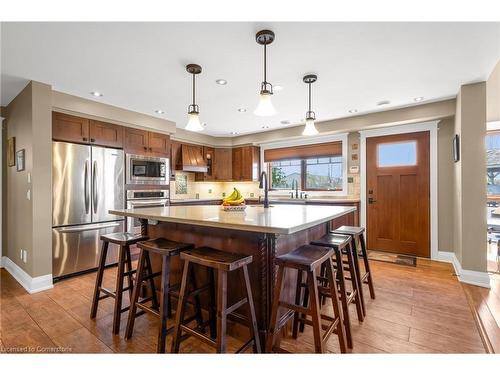 331 Russ Road, Grimsby, ON - Indoor Photo Showing Kitchen With Upgraded Kitchen