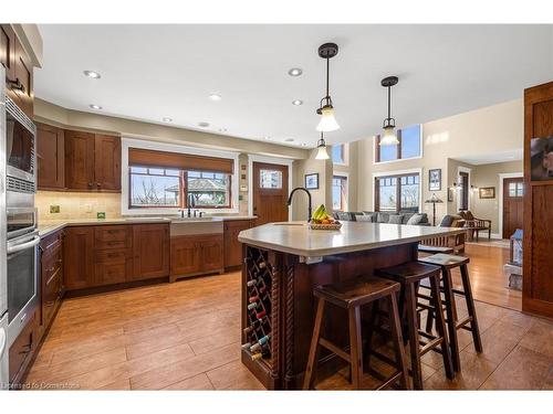 331 Russ Road, Grimsby, ON - Indoor Photo Showing Kitchen With Upgraded Kitchen