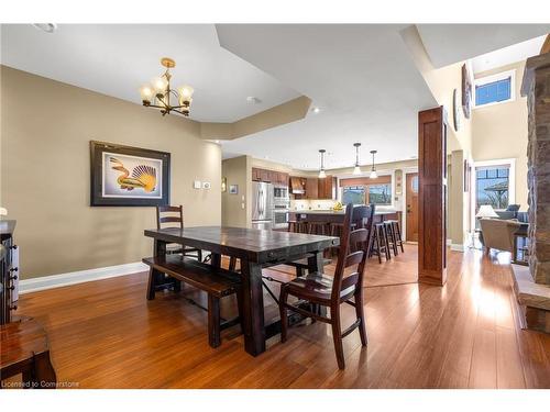 331 Russ Road, Grimsby, ON - Indoor Photo Showing Dining Room