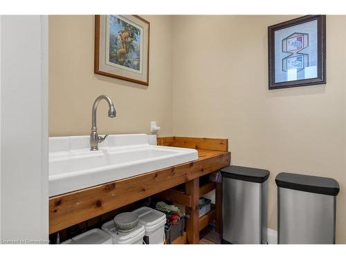 331 Russ Road, Grimsby, ON - Indoor Photo Showing Bathroom