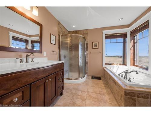 331 Russ Road, Grimsby, ON - Indoor Photo Showing Bathroom