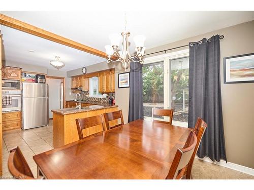 79 Wellbrook Boulevard, Welland, ON - Indoor Photo Showing Dining Room