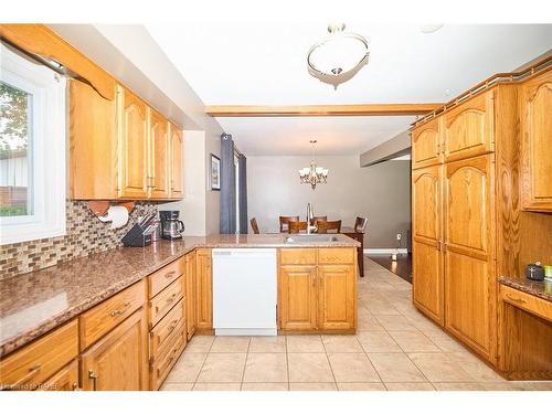 79 Wellbrook Boulevard, Welland, ON - Indoor Photo Showing Kitchen