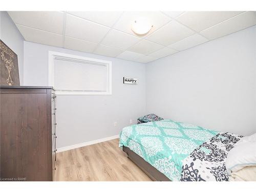 79 Wellbrook Boulevard, Welland, ON - Indoor Photo Showing Bedroom