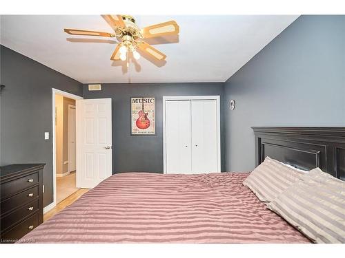 79 Wellbrook Boulevard, Welland, ON - Indoor Photo Showing Bedroom