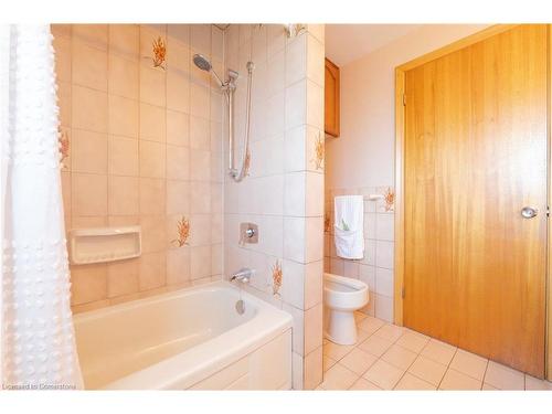 185 Nugent Drive, Hamilton, ON - Indoor Photo Showing Bathroom