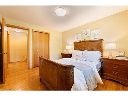 185 Nugent Drive, Hamilton, ON - Indoor Photo Showing Bedroom