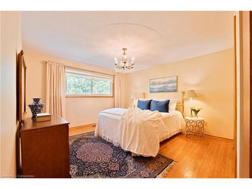 185 Nugent Drive, Hamilton, ON - Indoor Photo Showing Bedroom