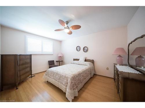 783 Lawrence Road, Hamilton, ON - Indoor Photo Showing Bedroom