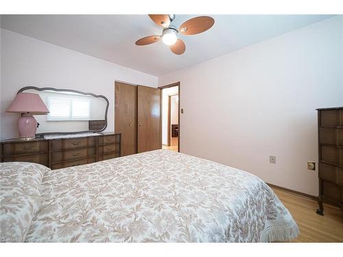 783 Lawrence Road, Hamilton, ON - Indoor Photo Showing Bedroom