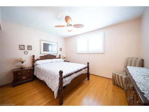 783 Lawrence Road, Hamilton, ON - Indoor Photo Showing Bedroom